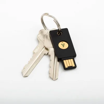 Yubikey V5 NFC with keys